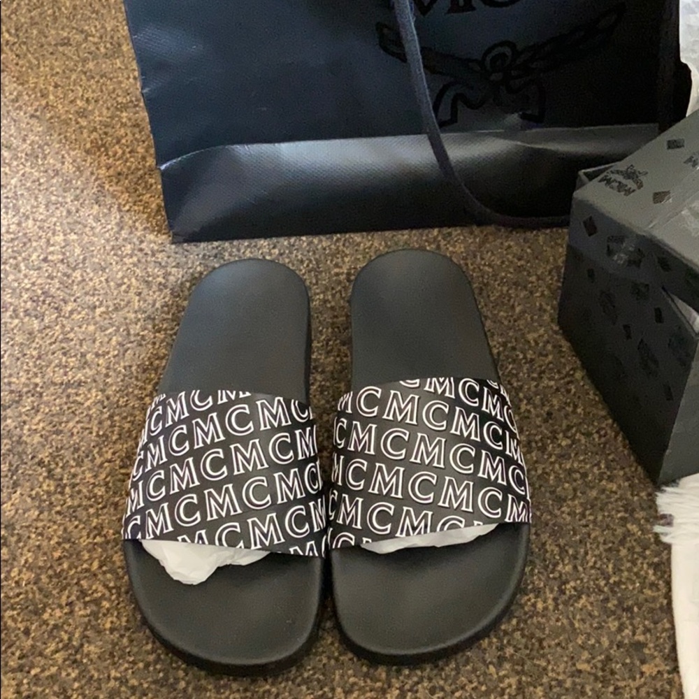 BRAND NEW MCM WOMENS SLIDES SIZE 39